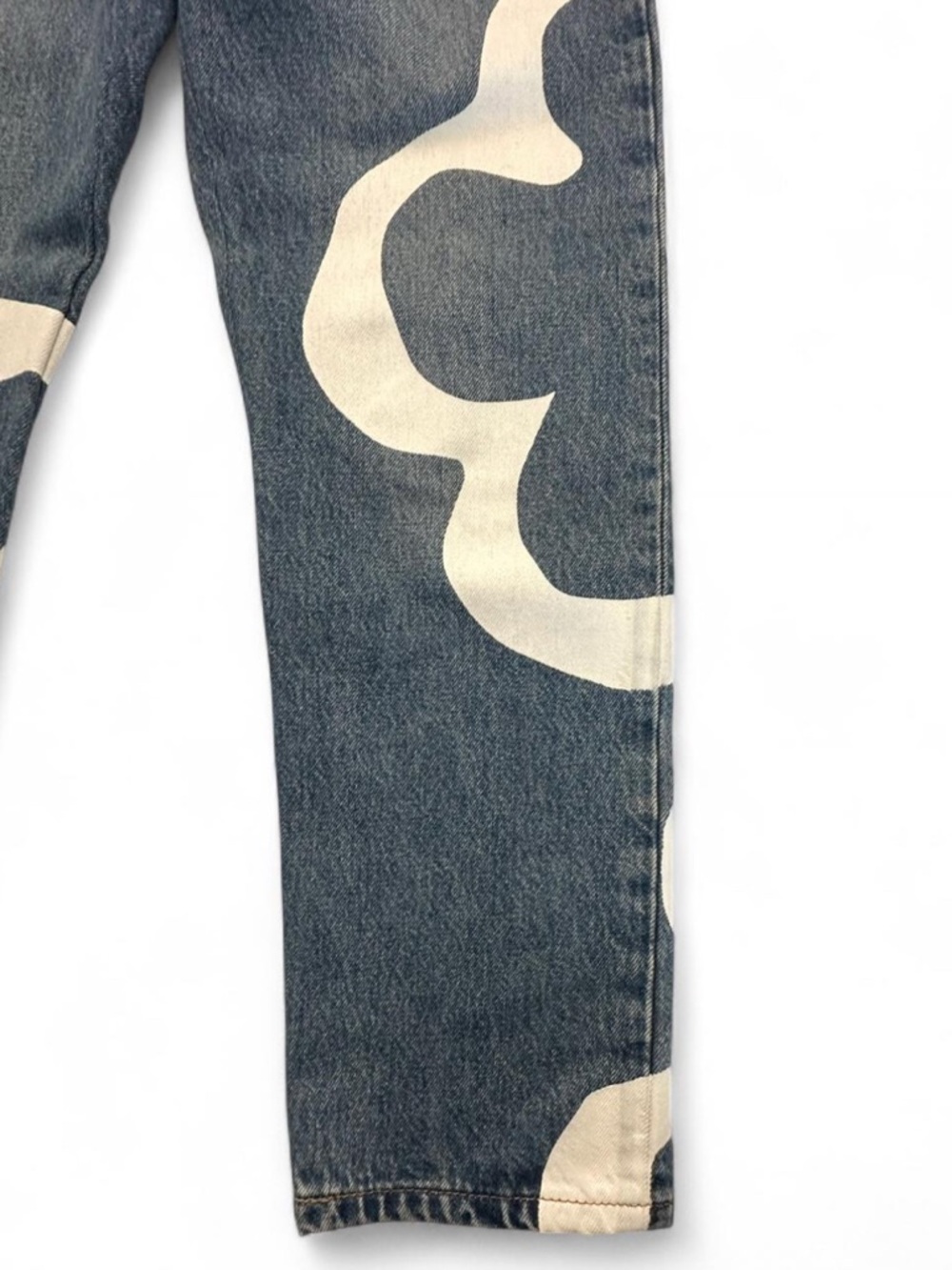 Levi's 501 Blue Jeans with White Floral Print - Picture 2 of 8